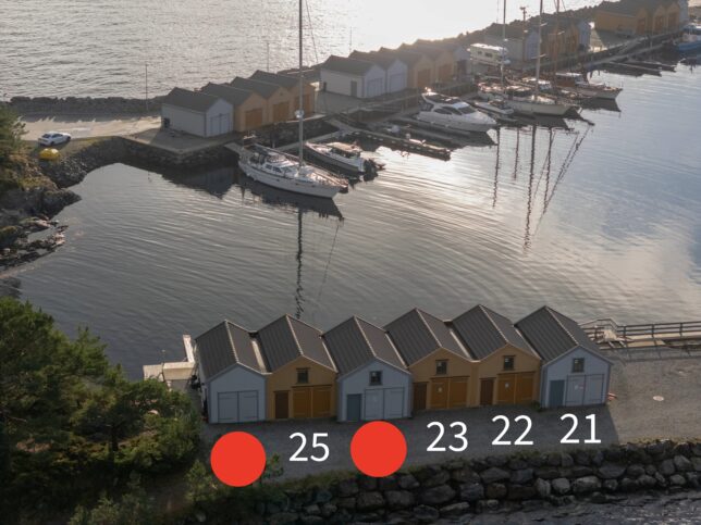 Oversikt over naust for sal: 
25, 23, 22 og 21